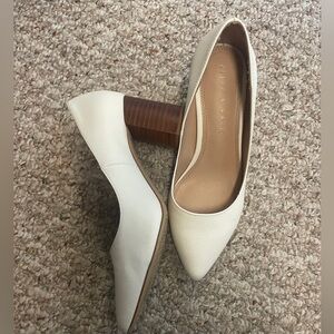 Kelly & Katie white chunk heel pump